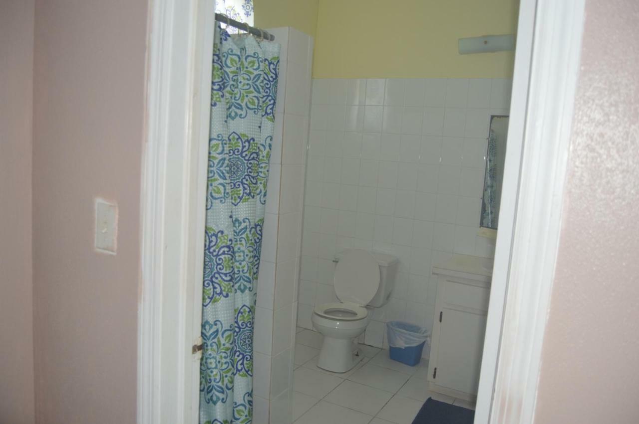 Surfers Manor Motel Gregory Town 외부 사진